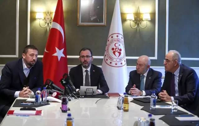 Futbol, basketbol, voleybol ve hentbolda liglerin ertelenmesi (1) Futbol, basketbol, voleybol ve hentbolda liglerin ertelenmesi (1)