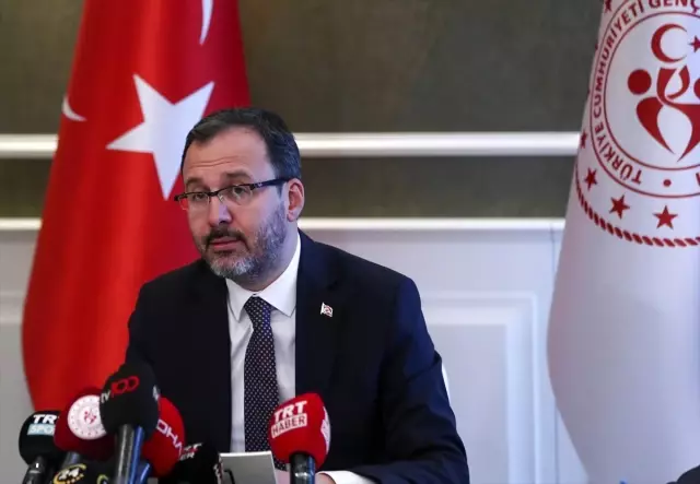 Futbol, basketbol, voleybol ve hentbolda liglerin ertelenmesi (1) Futbol, basketbol, voleybol ve hentbolda liglerin ertelenmesi (1)