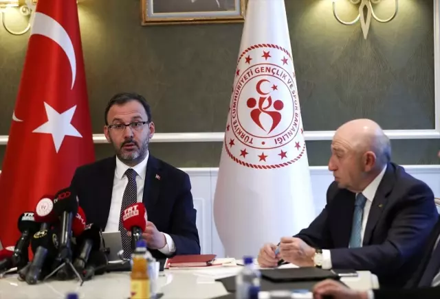 Futbol, basketbol, voleybol ve hentbolda liglerin ertelenmesi (1) Futbol, basketbol, voleybol ve hentbolda liglerin ertelenmesi (1)