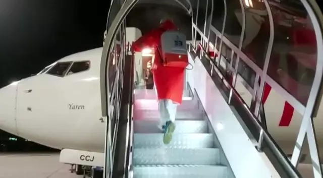 İnen ve kalkan her uçak dezenfekte ediliyor