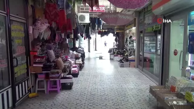 Lüleburgaz'da sokaklar ve meydanlar boş kaldı Lüleburgaz'da sokaklar ve meydanlar boş kaldı