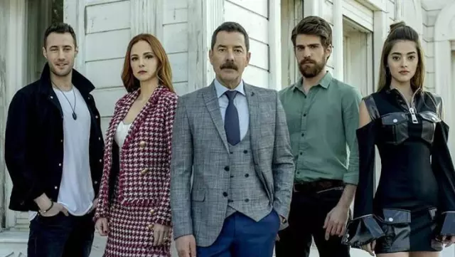 Zalim İstanbul dizisinin setine koronavirüs sebebiyle ara verildi Zalim İstanbul dizisinin setine koronavirüs sebebiyle ara verildi
