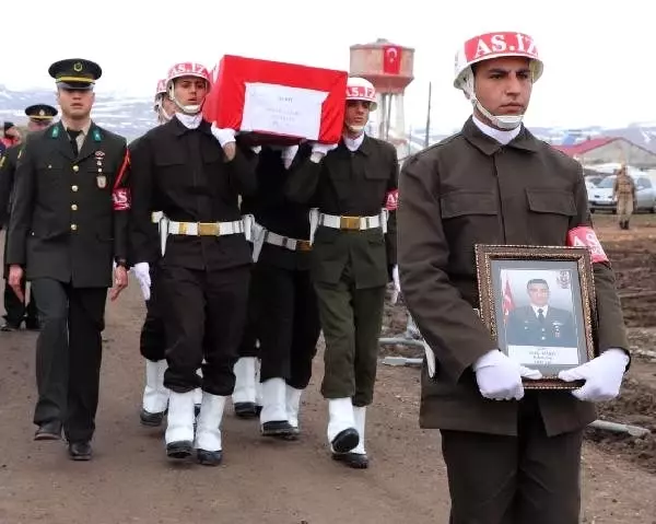 Ağrı, şehidini son yolculuğuna uğurladı