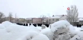 Bingöl'de kar yağışı, 21 köy yolu kapandı