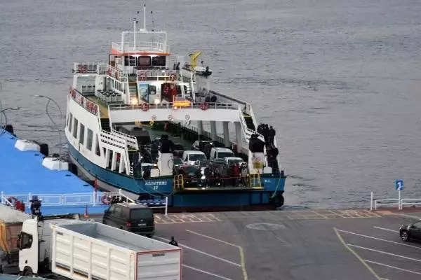 Çanakkale'de koronavirüs tedbirleri kapsamında feribot seferlerinin sayısı azaltıldı