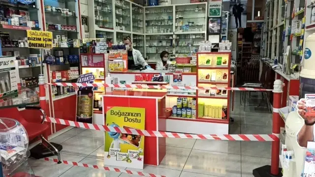 Eczanede şeritli tedbir