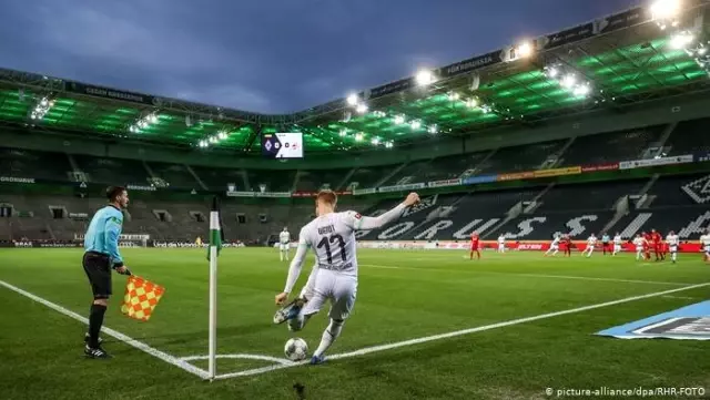 Futbol dünyasında koronavirüs dayanışması Futbol dünyasında koronavirüs dayanışması