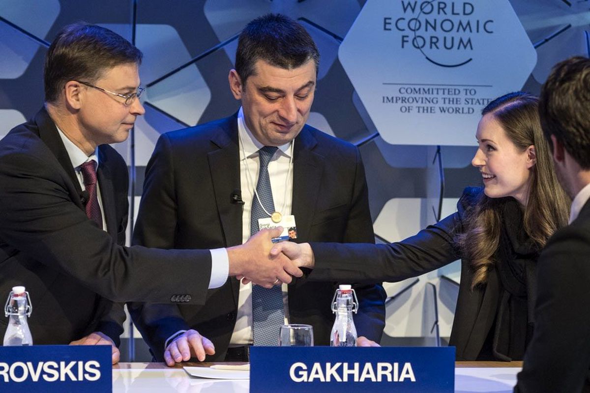 Gürcistan'da market, benzin istasyonu ve eczane dışında tüm işletmeler kapatılıyor