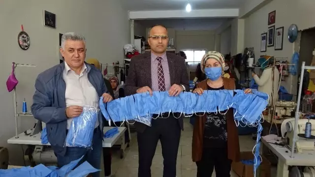 Hastane maske talep etti gönüllüler dikmeye başladı Hastane maske talep etti gönüllüler dikmeye başladı
