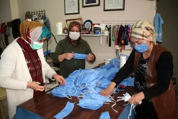 Hastane talep etti, halk eğitim merkezinde maske dikimine başladı Hastane talep etti, halk eğitim merkezinde maske dikimine başladı