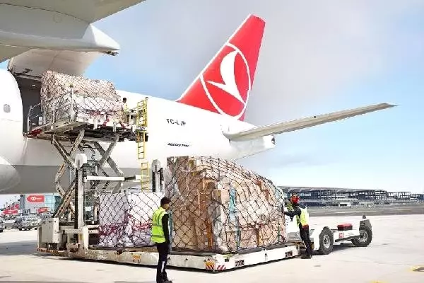 Hızlı tanı kitlerinin Türkiye'ye getirilmesiyle ilgili planlanan tarih belli oldu Hızlı tanı kitlerinin Türkiye'ye getirilmesiyle ilgili planlanan tarih belli oldu