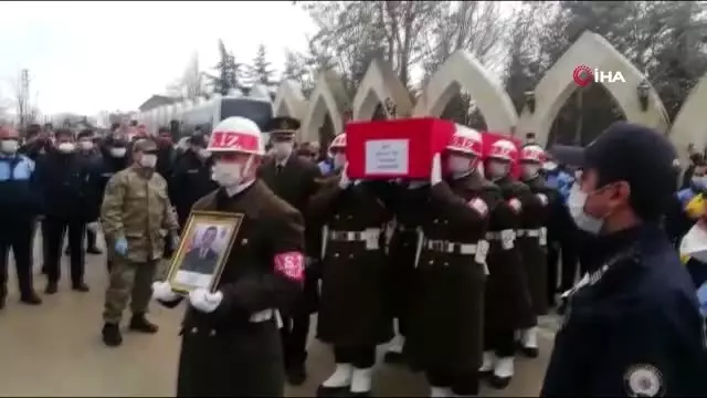 İdlib şehidi son yolculuğuna uğurlandı İdlib şehidi son yolculuğuna uğurlandı