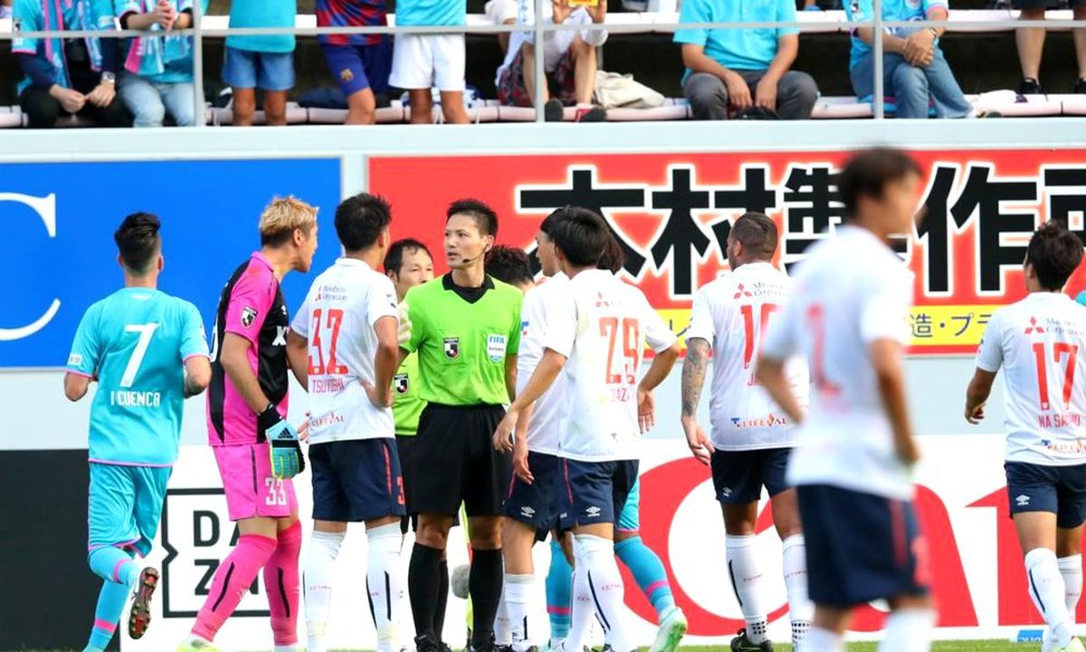 Japonya futbol liglerinde küme düşme kaldırıldı
