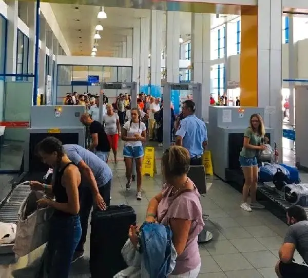KKTC'deki limanlarda 'koronavirüs' yığılması KKTC'deki limanlarda 'koronavirüs' yığılması
