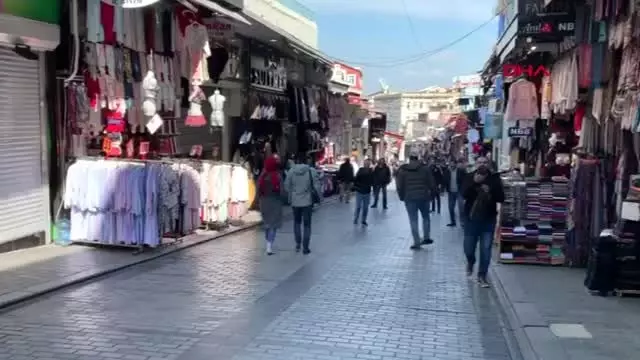 MAHMUTPAŞA BOŞ KALDI, ESNAF TOP OYNADI MAHMUTPAŞA BOŞ KALDI, ESNAF TOP OYNADI