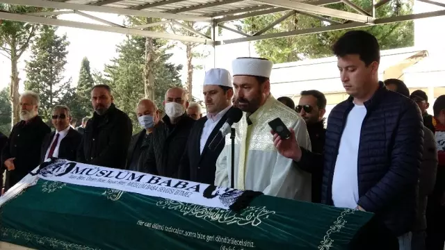 Muhterem Nur son yolculuğuna uğurlandı Muhterem Nur son yolculuğuna uğurlandı