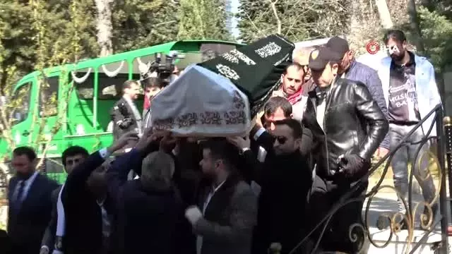 Muhterem Nur son yolculuğuna uğurlandı Muhterem Nur son yolculuğuna uğurlandı