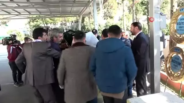 Muhterem Nur son yolculuğuna uğurlandı Muhterem Nur son yolculuğuna uğurlandı