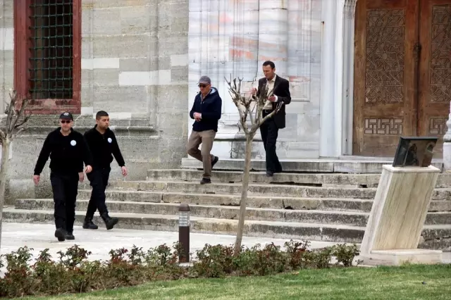 Selimiye'de cuma vakti koronavirüs tedbiri Selimiye'de cuma vakti koronavirüs tedbiri