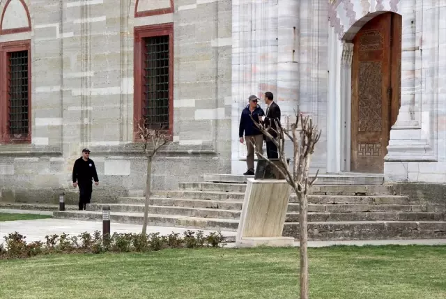 Selimiye'de cuma vakti koronavirüs tedbiri Selimiye'de cuma vakti koronavirüs tedbiri