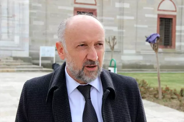 Selimiye'de cuma vakti koronavirüs tedbiri Selimiye'de cuma vakti koronavirüs tedbiri