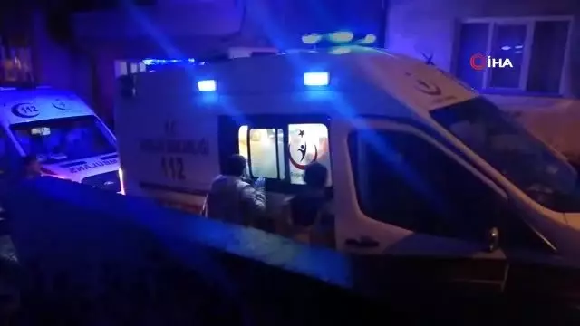 Sobadan sızan dumandan zehirlenen 3 kişi hastaneye kaldırıldı Sobadan sızan dumandan zehirlenen 3 kişi hastaneye kaldırıldı
