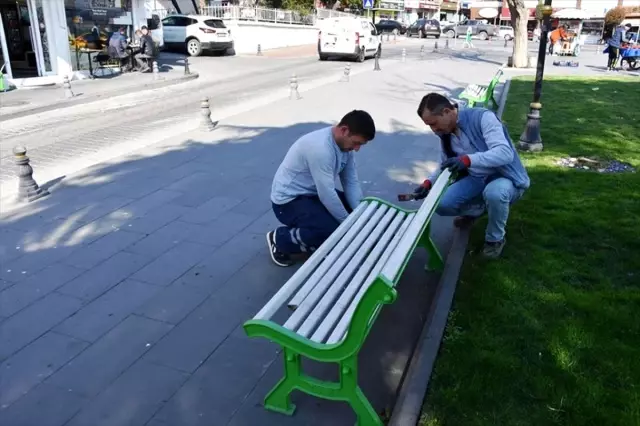Tekirdağ'da koronavirüs nedeniyle banklar kaldırıldı