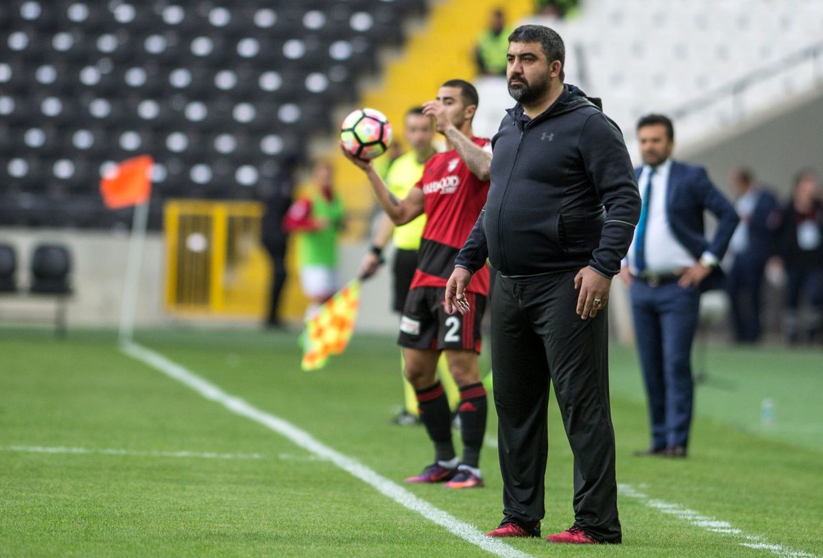 Türkiye'ye dönüş yapan Ümit Özat, kendisini 14 gün karantinaya alacak
