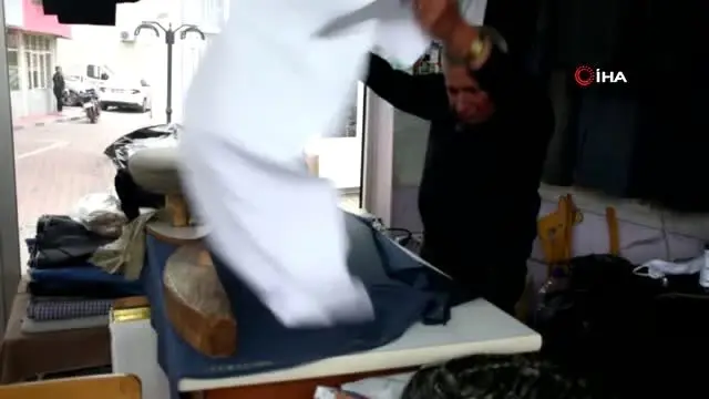 40 yıllık terzi 'Koruyucu maske' üretimine başladı 40 yıllık terzi 'Koruyucu maske' üretimine başladı