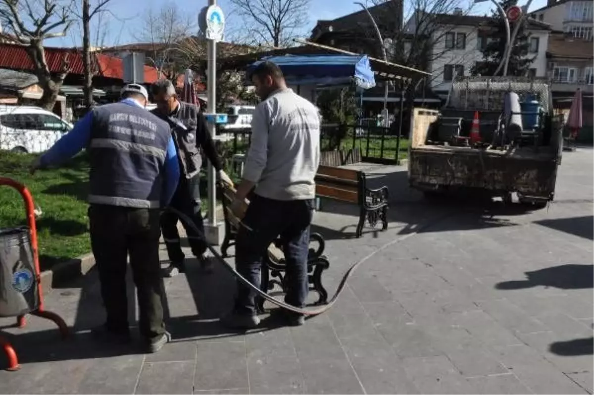 Bartın'da banklar kaldırıldı