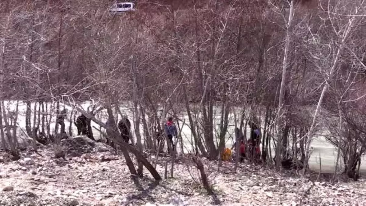 Bottan Munzur Çayı’na düşen uzman çavuşu arama çalışmaları sürüyor