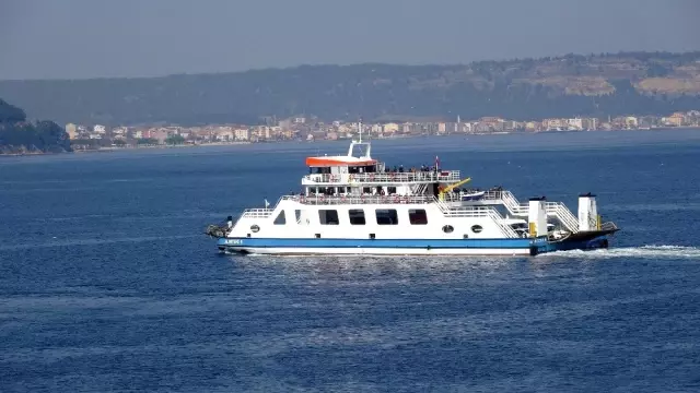 Çanakkale'de koronavirüs nedeniyle feribot seferleri azaltıldı