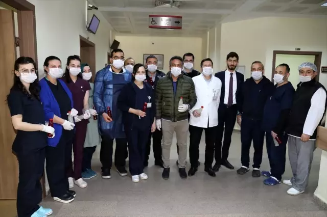 Çubuk Belediyesi'nden sağlık çalışanlarına turşu suyu ve baklava ikramı