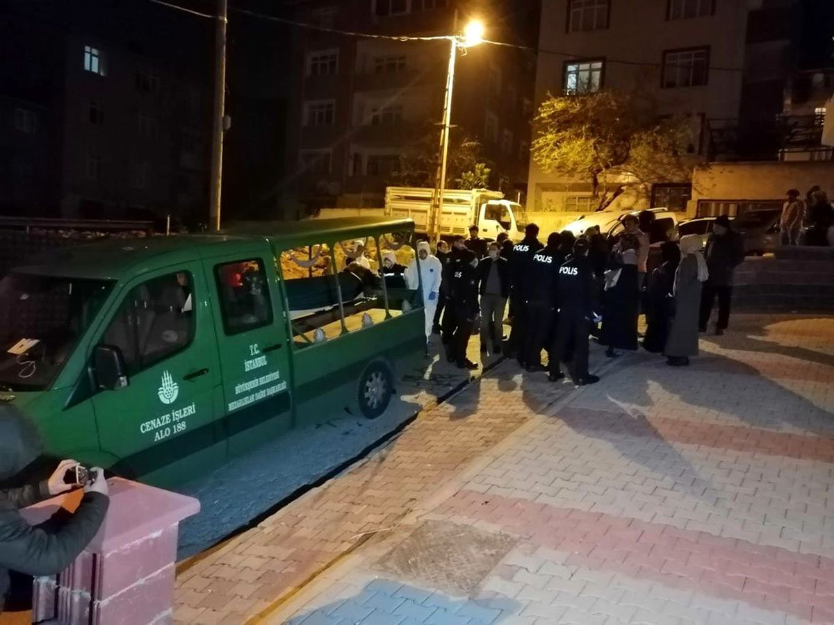 Eşinden yeni boşanan genç kadın, bedenindeki morluklarla evinin banyosunda ölü bulundu
