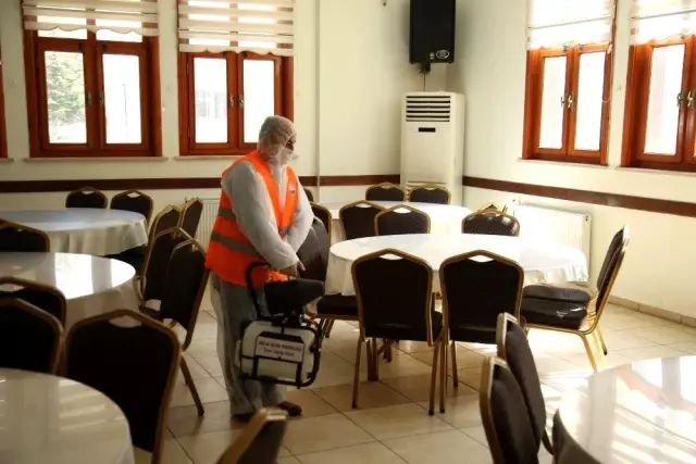 Gölbaşı Belediyesi koronayla mücadelede tedbiri elden bırakmıyor
