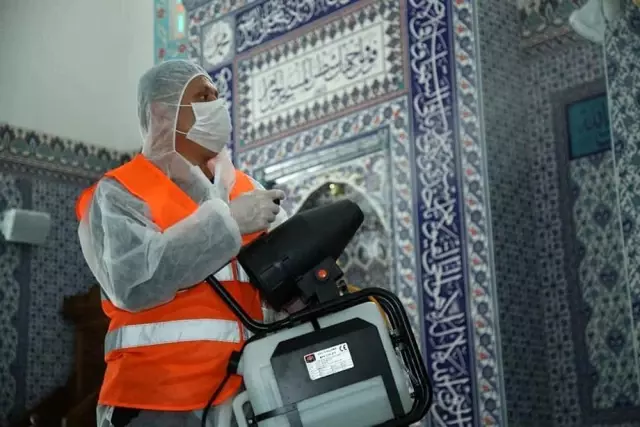 Gölbaşı Belediyesi koronayla mücadelede tedbiri elden bırakmıyor