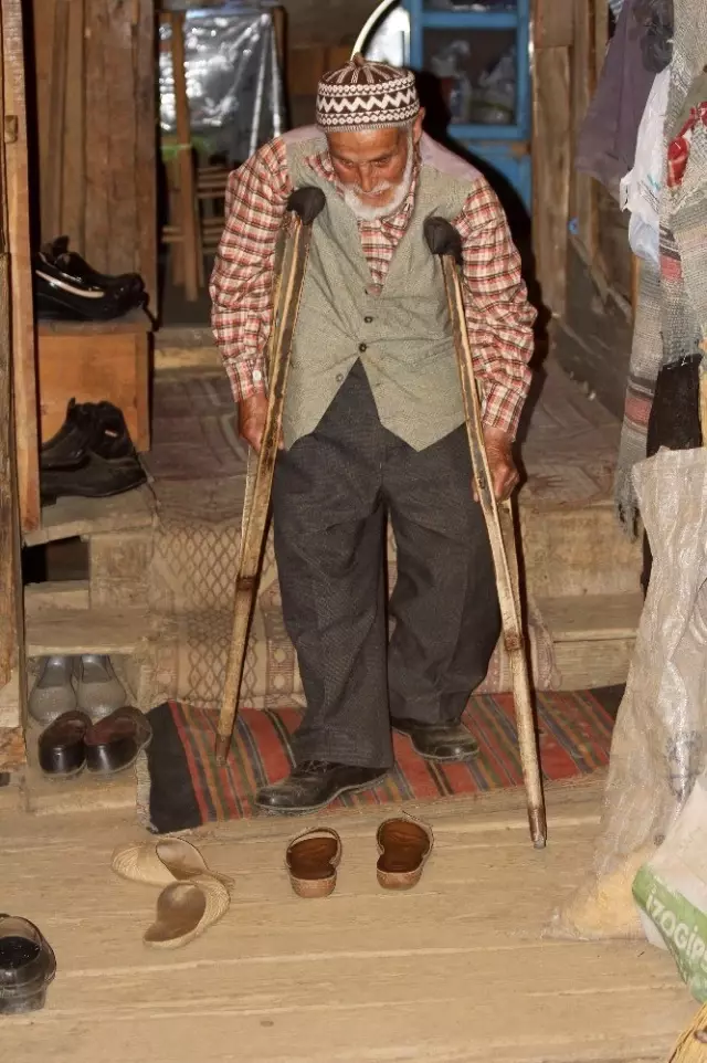 (ÖZEL) 'Küçük Mustafa' lakaplı Mustafa dede, 125 yaşında öldü (ÖZEL) 'Küçük Mustafa' lakaplı Mustafa dede, 125 yaşında öldü
