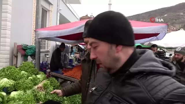 Pazarda elle seçme yasağı Pazarda elle seçme yasağı