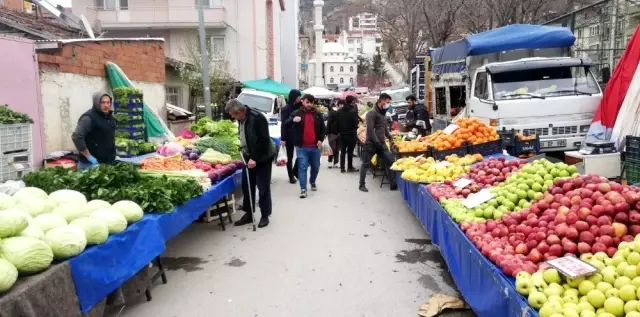 Pazarda elle seçme yasağında 'güven' endişesi Pazarda elle seçme yasağında 'güven' endişesi