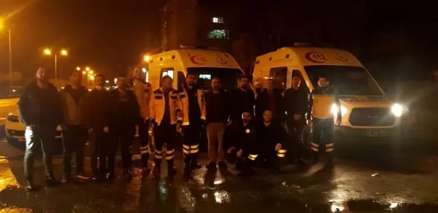 Sağlıkçılardan vatandaşlara destekleri için alkışlı teşekkür
