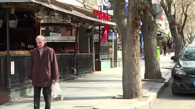 65 yaş üzerinin sokağa çıkmalarının sınırlandırılmasına başlandı 65 yaş üzerinin sokağa çıkmalarının sınırlandırılmasına başlandı