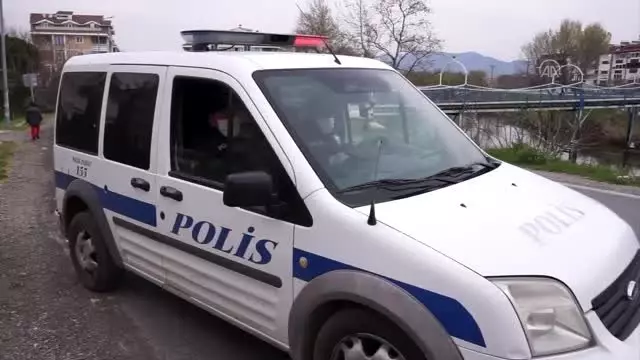 65 yaş ve üzerindeki vatandaşların ihtiyaçlarını polis karşılıyor 65 yaş ve üzerindeki vatandaşların ihtiyaçlarını polis karşılıyor
