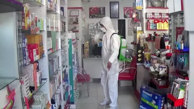 Antalya'da eczaneler dezenfekte ediliyor Antalya'da eczaneler dezenfekte ediliyor