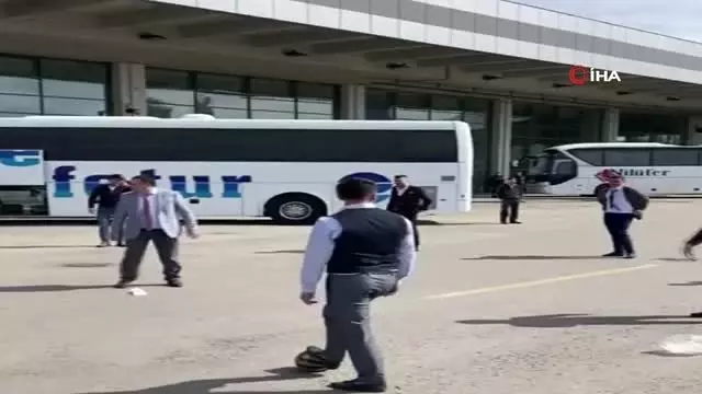 AŞTİ esnafı terminal boş olunca top oynadı AŞTİ esnafı terminal boş olunca top oynadı