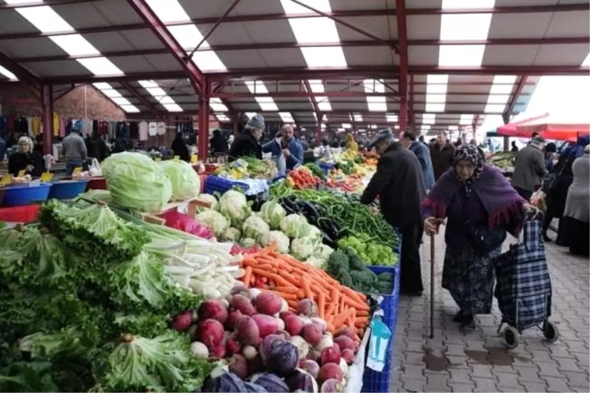 Ayancık'ta kapalı pazar yeri kapatıldı