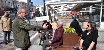 Mehmet Avcı: Banklar tel ile çevrilip, 'Evinde kal Edirne, şansını zorlama' yazısı asıldı Mehmet Avcı: Banklar tel ile çevrilip, 'Evinde kal Edirne, şansını zorlama' yazısı asıldı
