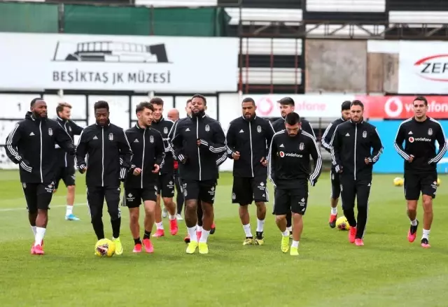Beşiktaş, Lens'in 'Ülkeme gitmek istiyorum' talebini reddetti