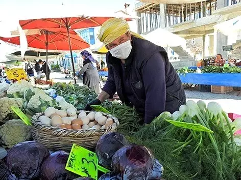Çeşme'de, virüse poşulu önlem