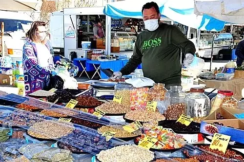 Çeşme'de, virüse poşulu önlem