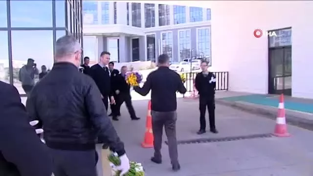 Çiçekçilerden sağlık çalışanlarına destek Çiçekçilerden sağlık çalışanlarına destek